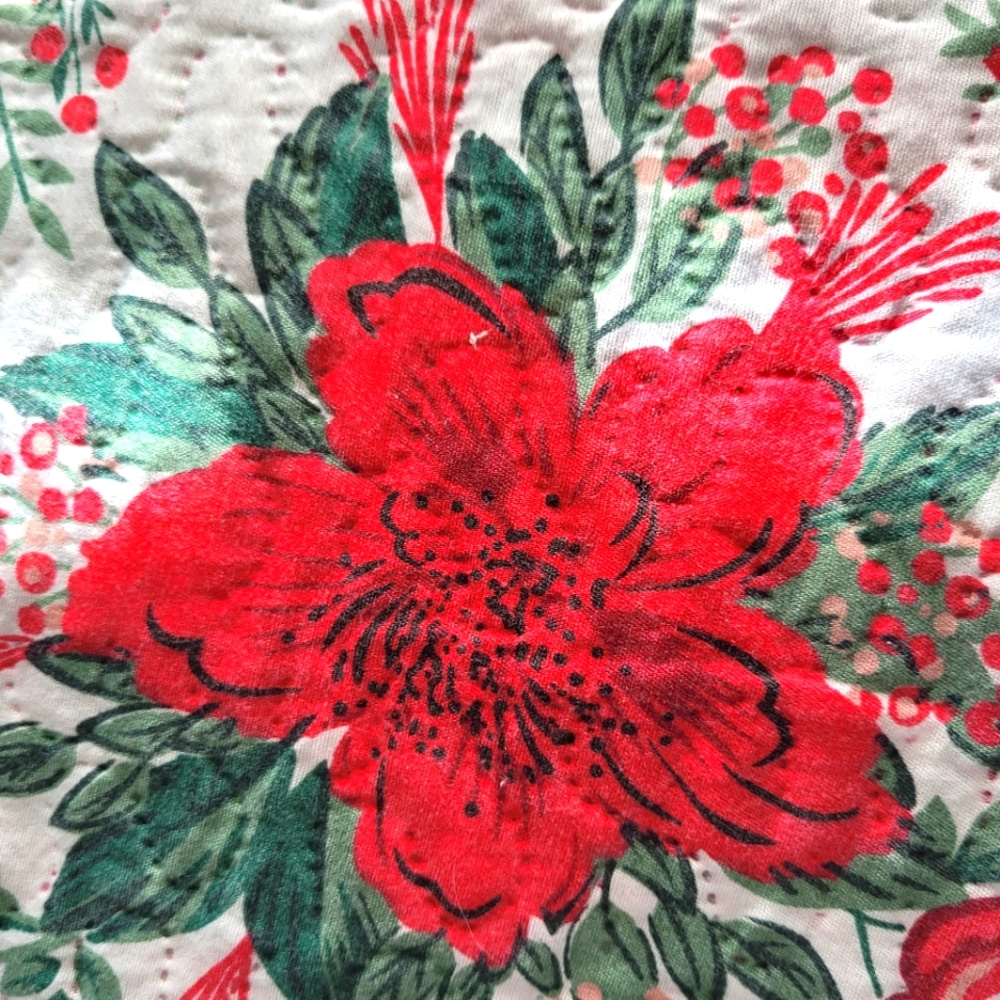Reversible 3pc king/Queen comforter Poinsettias Holidays comforter set